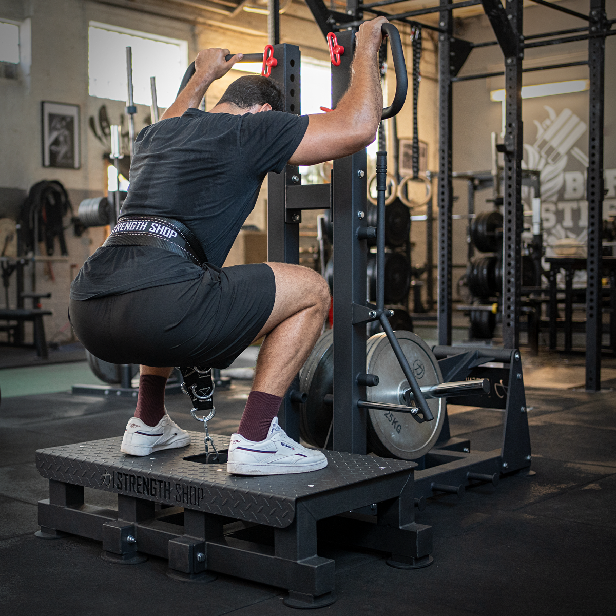 strength-shop-riot-belt-squat-machine-avec-ceinture-et-mousqueton image 2