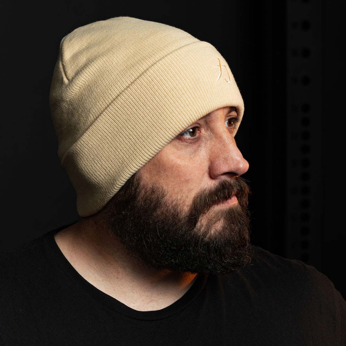 strength-shop-beanie-hat-bonnet-revers-logo-brod-e image 3