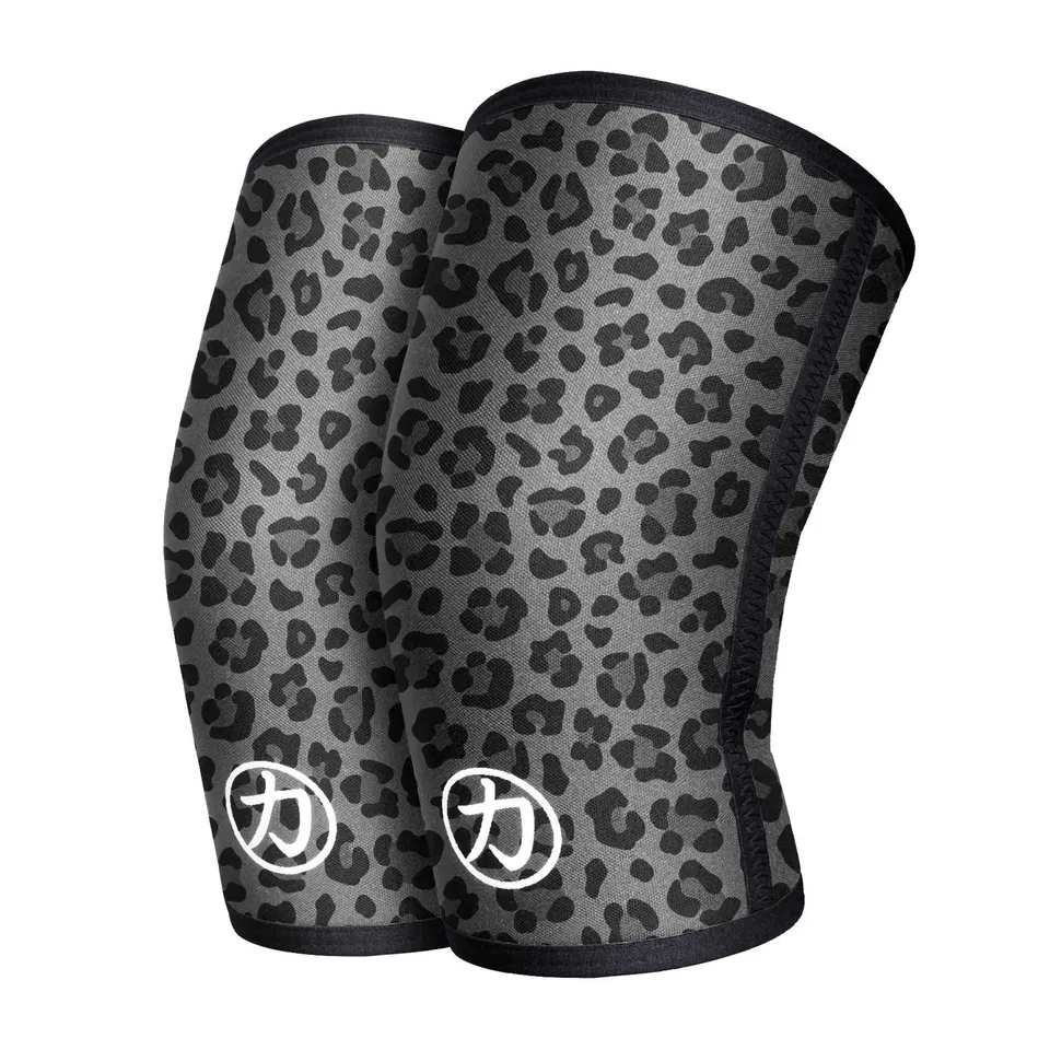 strength-shop-7mm-inferno-neoprene-knee-sleeves-dark-leo-paire-ipf-approved image 1