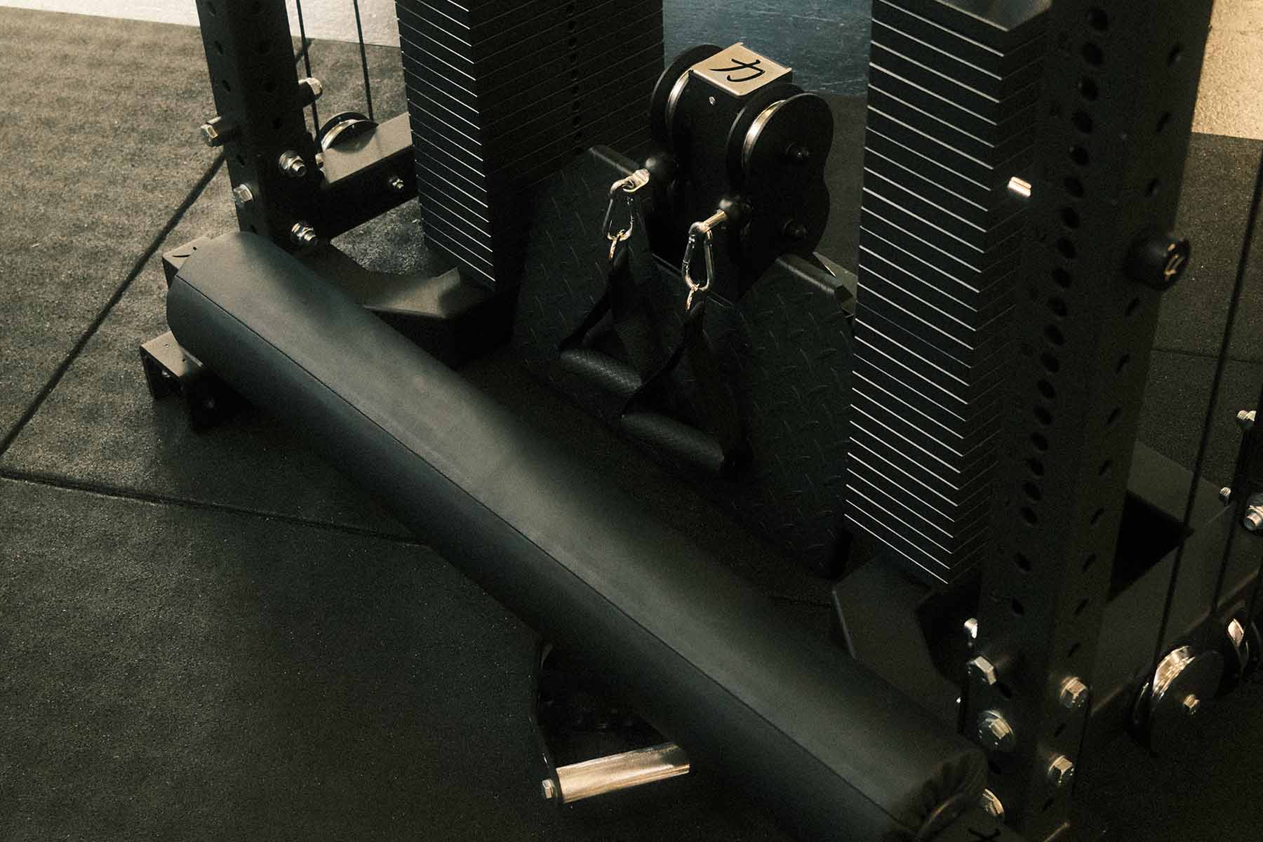 strength-shop-riot-mrr-coussin-rouleau-jambes-lat-pulldown image 5