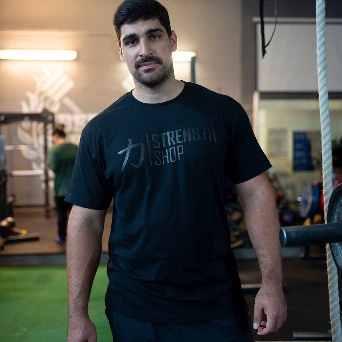 strength-shop-strength-wear-logo-t-shirt-v3-all-black-t-shirt-coton image 5