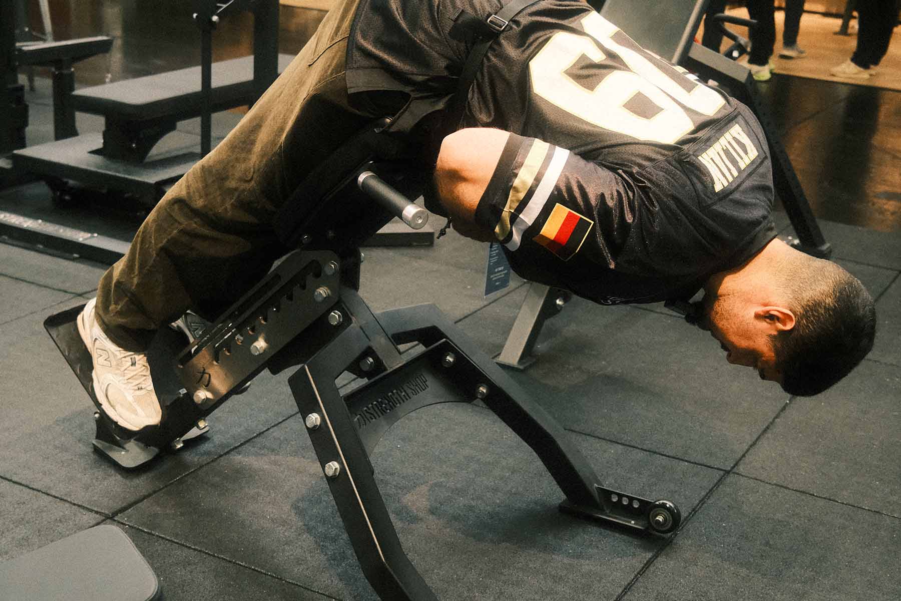 strength-shop-pro-hyperextension-bulldog-45-banc-lombaires-commercial image 6