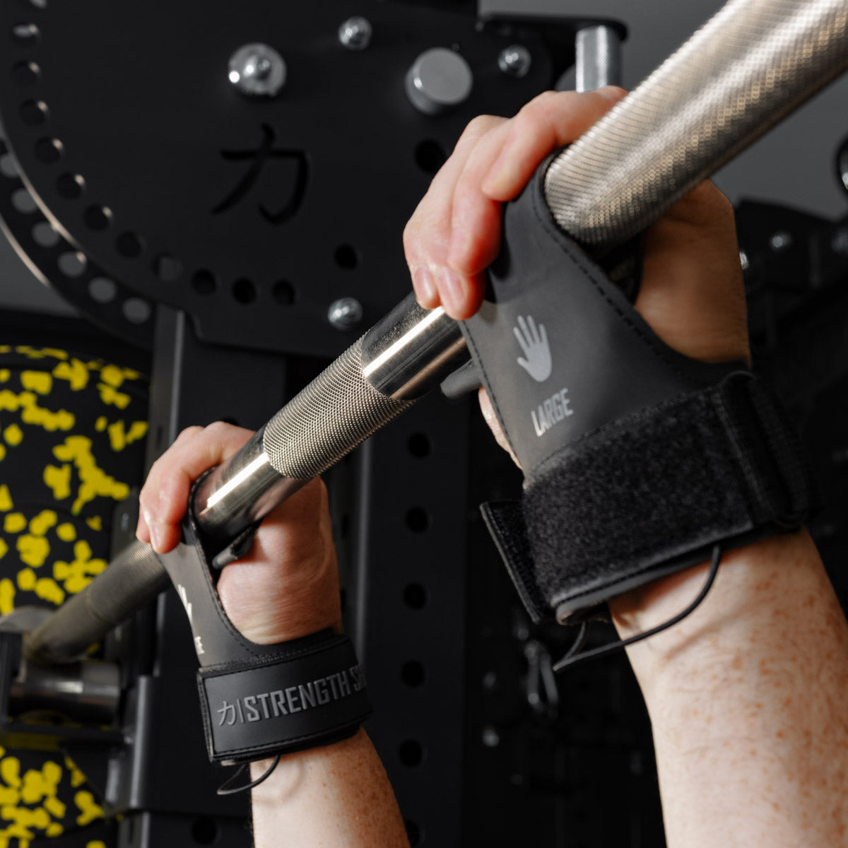 strength-shop-grips-kevlar-noirs-musculation image 4