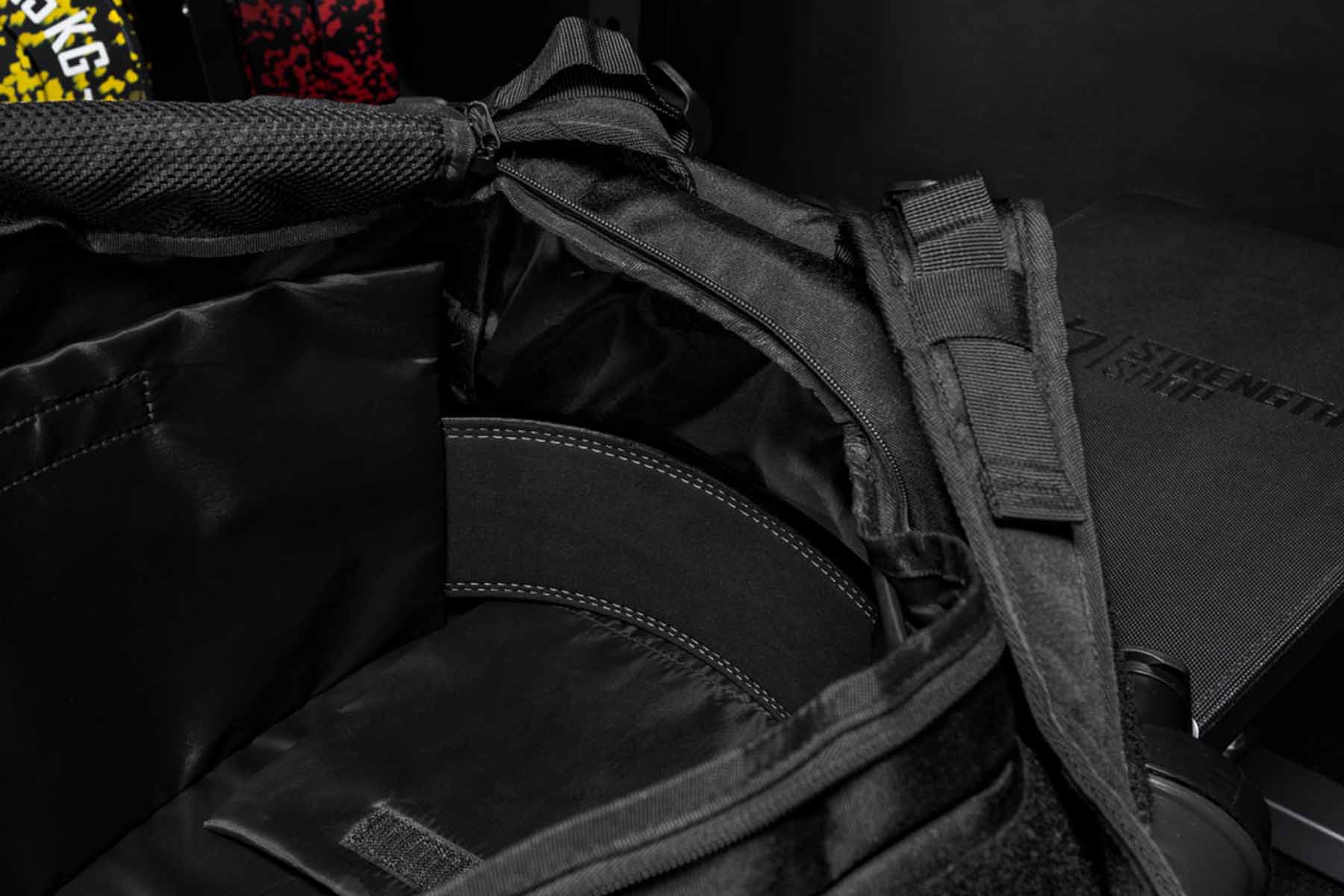 strength-shop-hybrid-duffel-backpack-sac-de-sport-ultimate-gym-bag image 5