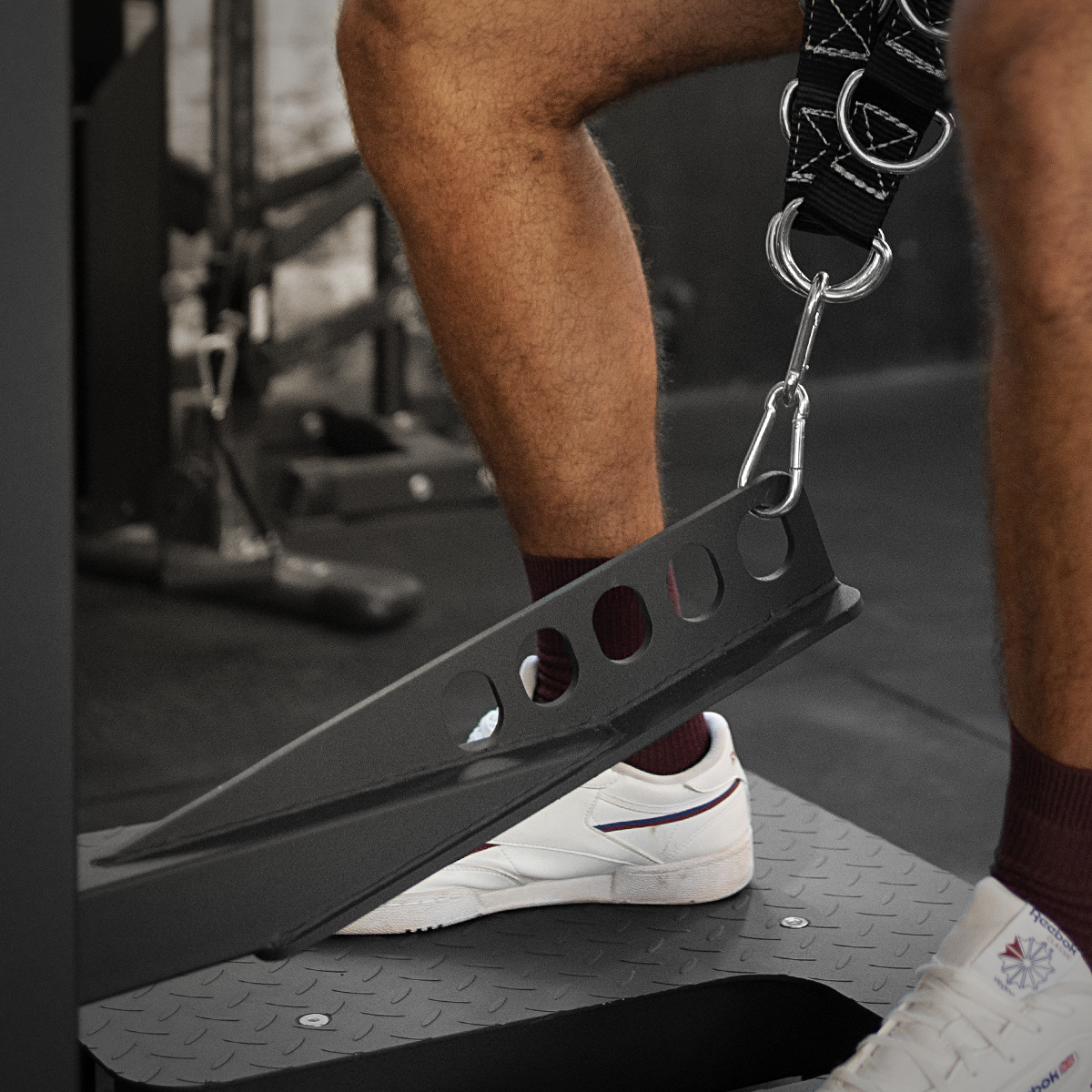 strength-shop-riot-belt-squat-machine-avec-ceinture-et-mousqueton image 5