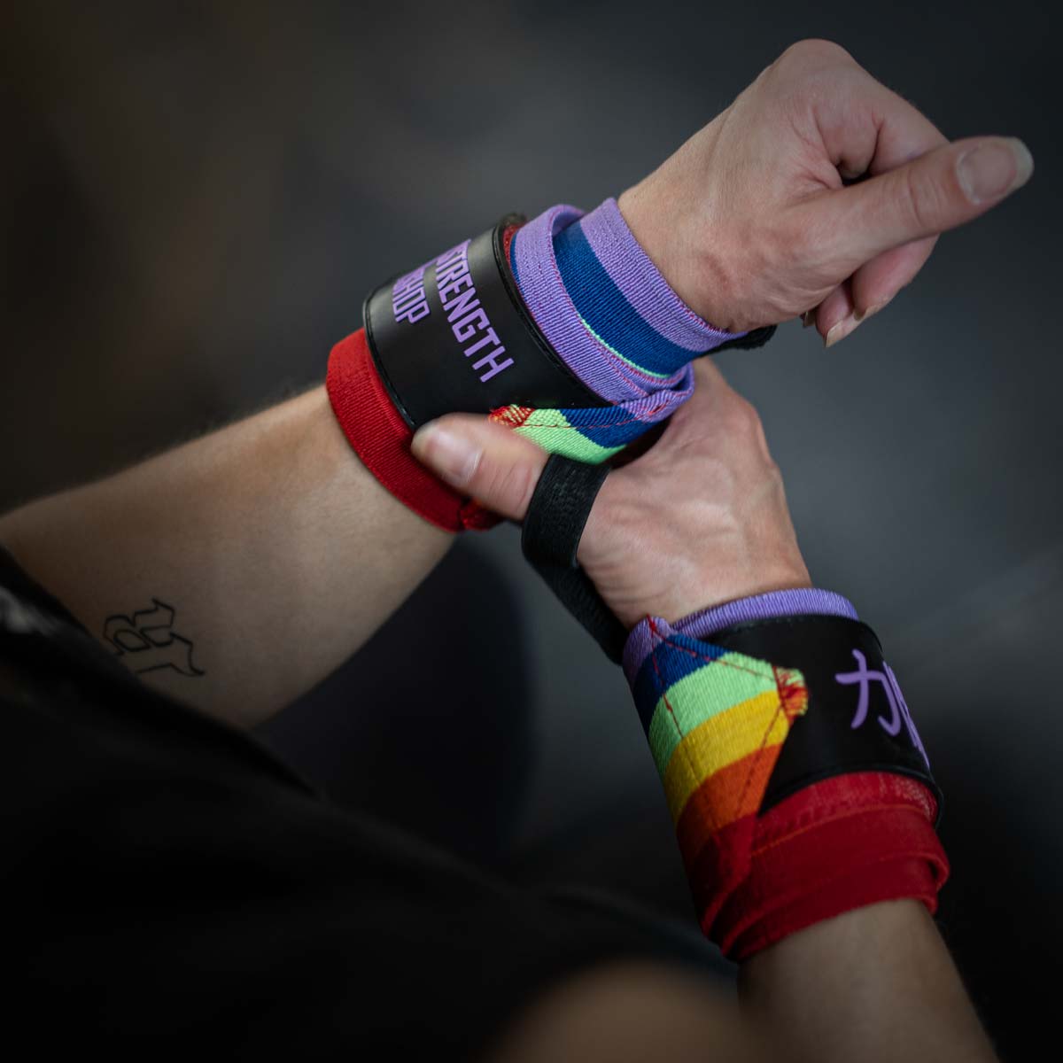 strength-shop-medium-wrist-wraps-rainbow-60cm-ipf-approved-paire image 6
