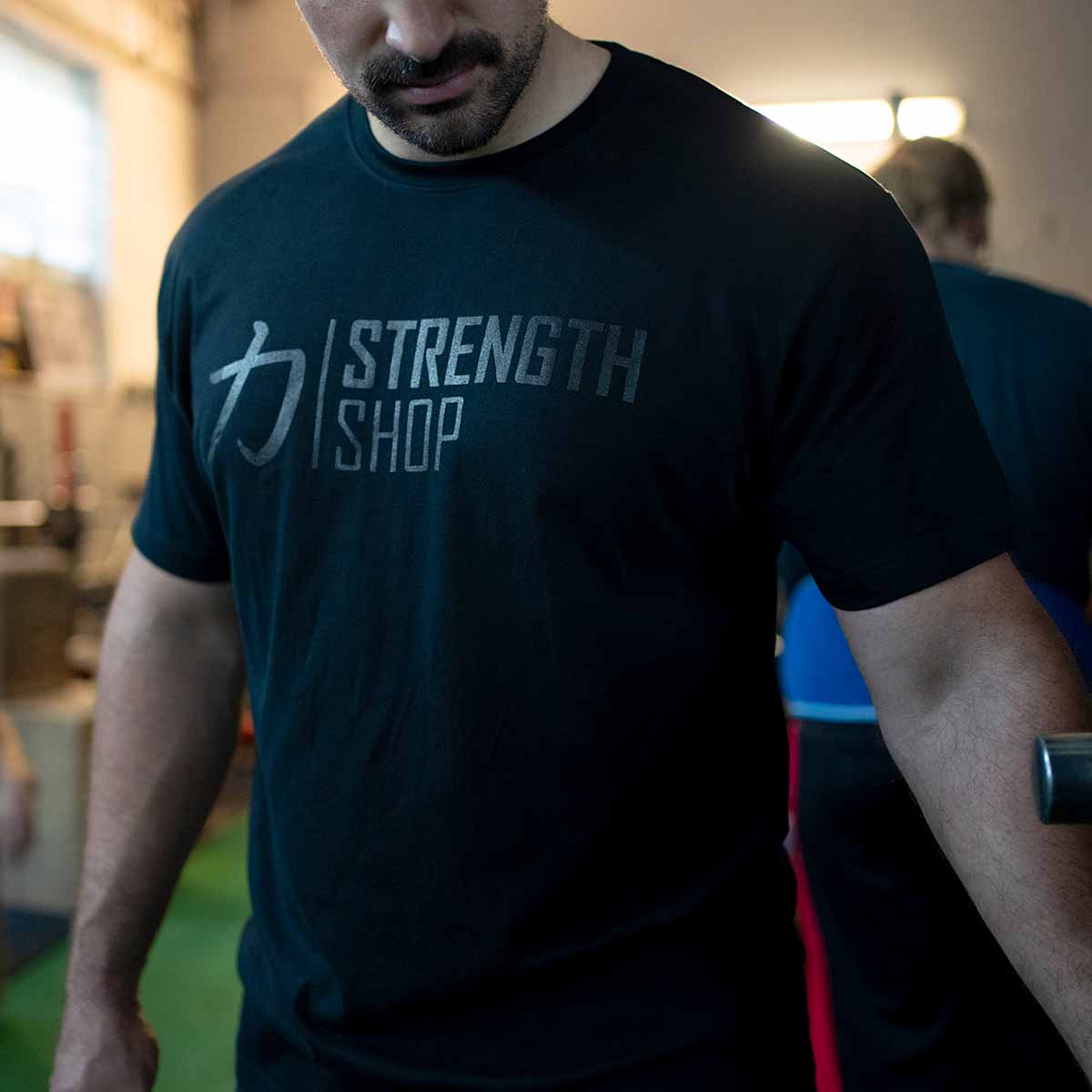 strength-shop-strength-wear-logo-t-shirt-v3-all-black-t-shirt-coton image 4