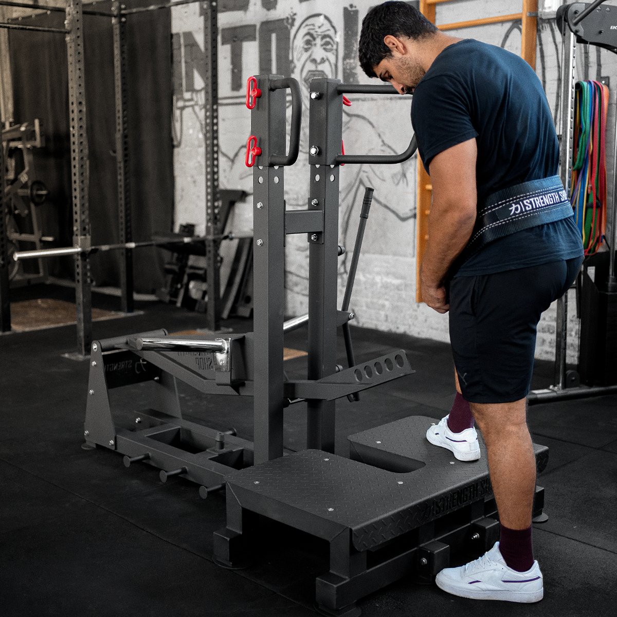 strength-shop-riot-belt-squat-machine-avec-ceinture-et-mousqueton image 4