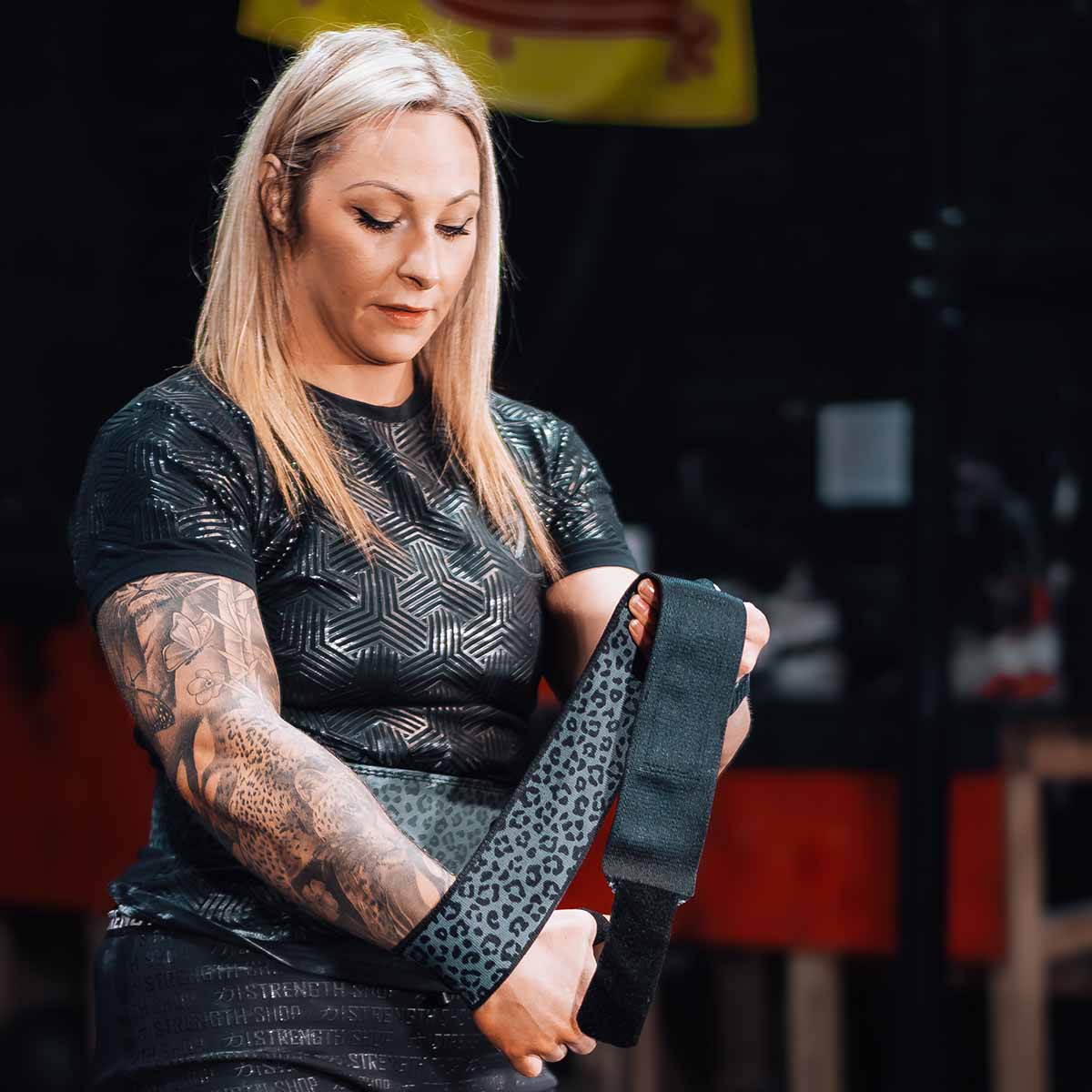 strength-shop-heavy-wrist-wraps-dark-leo-ipf-approved-60cm-90cm-paire image 7