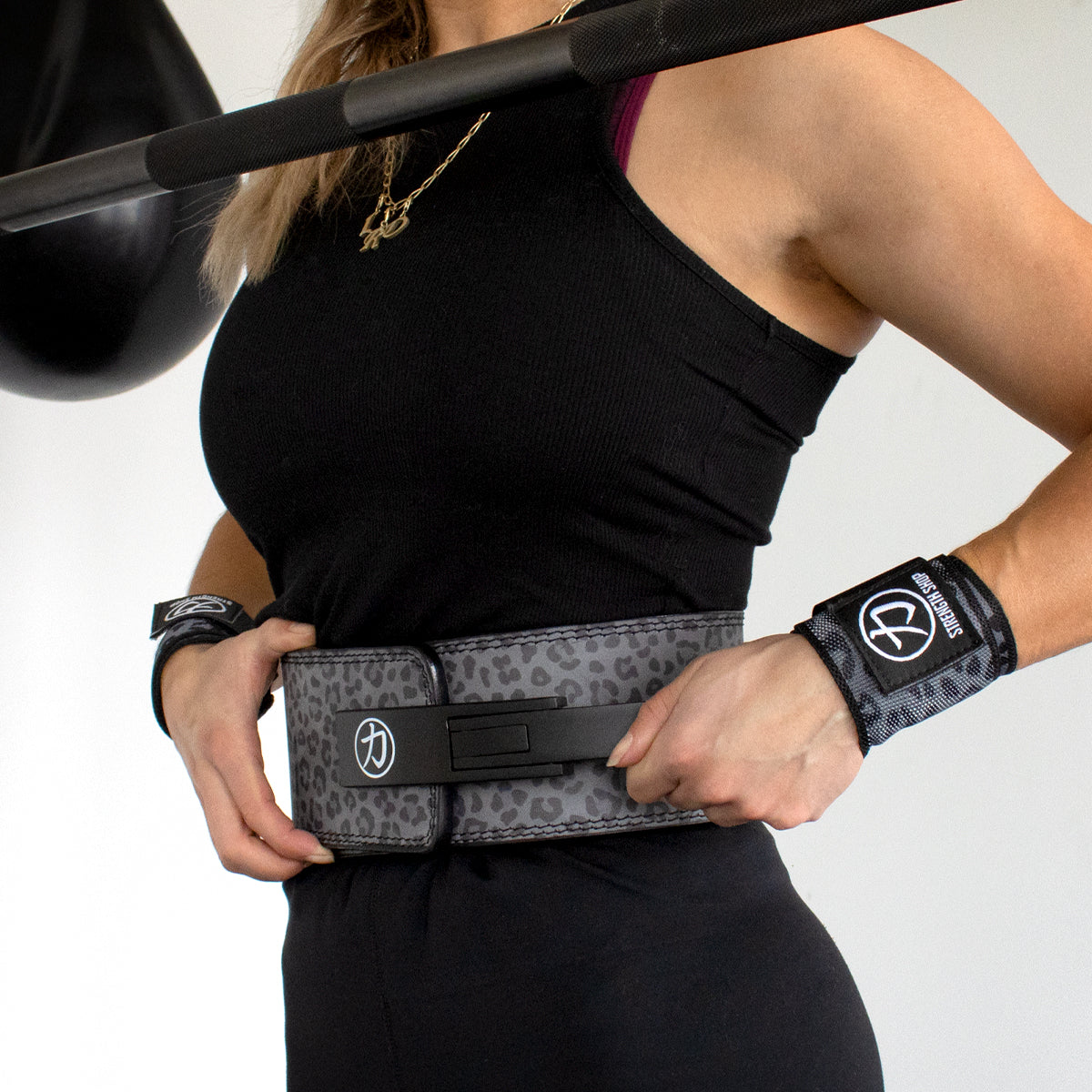 strength-shop-dark-leo-lever-belt-10mm-ipf-approved-ceinture-de-force-levier image 2