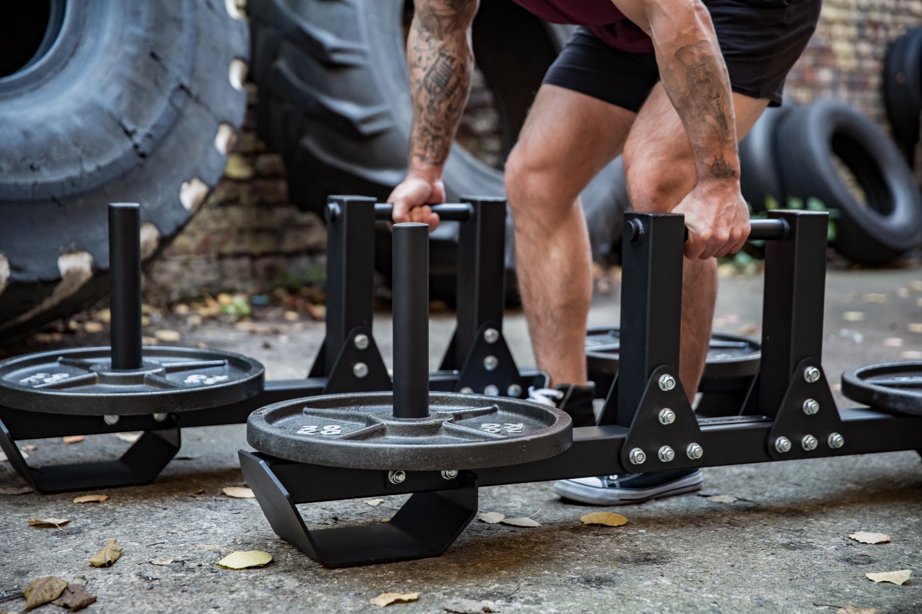 strength-shop-riot-poign-es-farmer-walk-comp-tition image 6