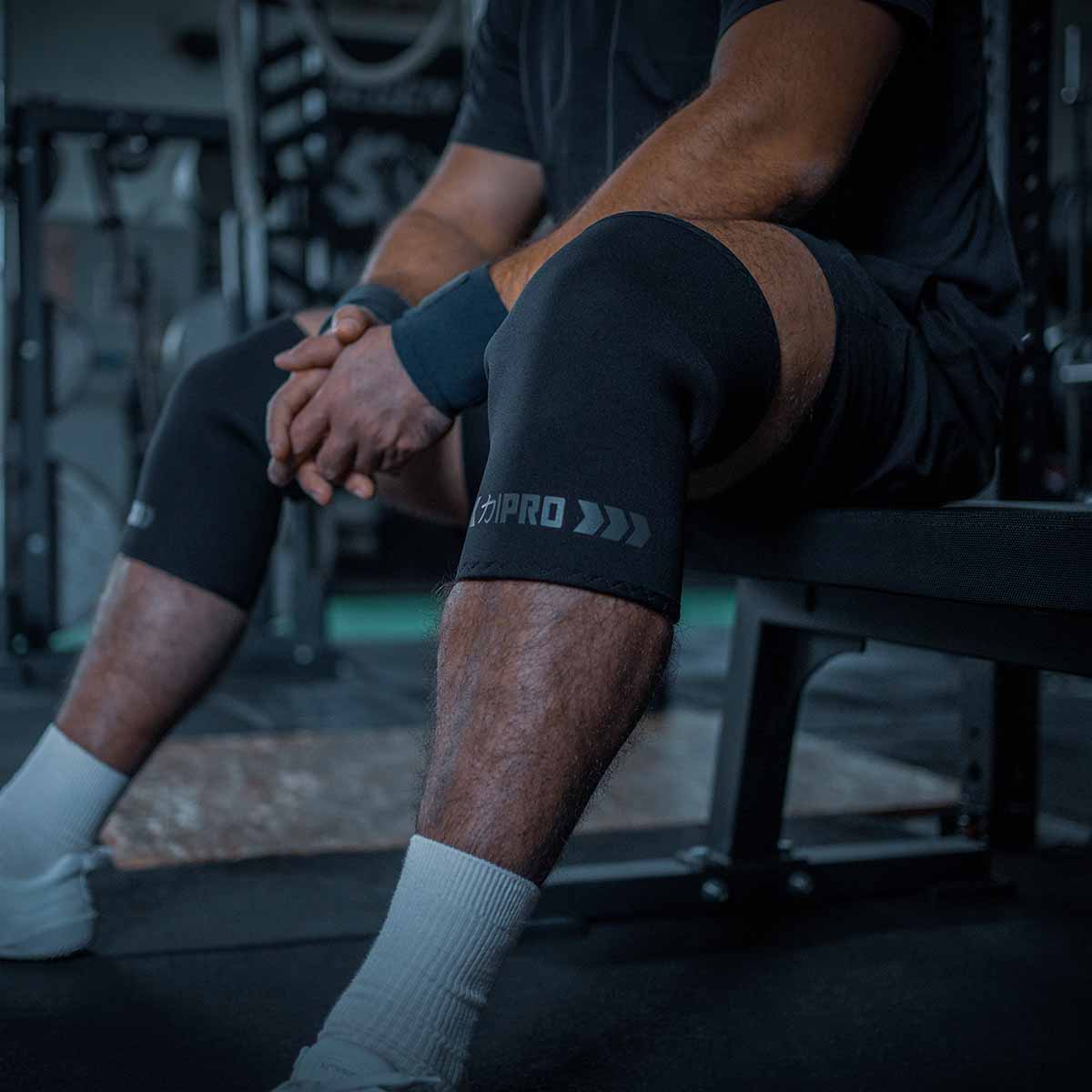 strength-shop-7mm-inferno-pro-knee-sleeves-stealth-genouill-res-extra-rigides-ip image 3
