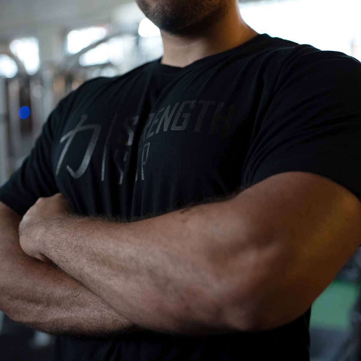 strength-shop-strength-wear-logo-t-shirt-v3-all-black-t-shirt-coton image 3